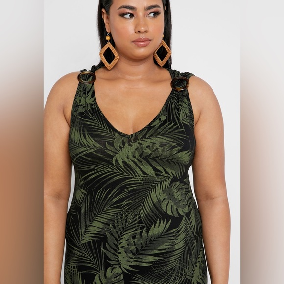 Evans Women Plus Size Ring Detail Leaf Printed Dress - Picture 3 of 4